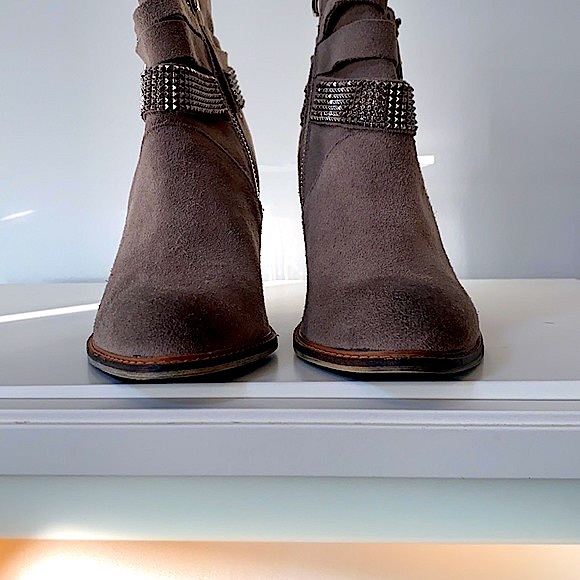 Nine West Suede and Silver Boots! - Picture 3 of 6